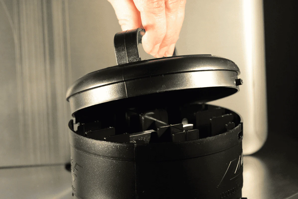 Storage and Disinfecting Caddy for Blades by Mastercut - Image 4